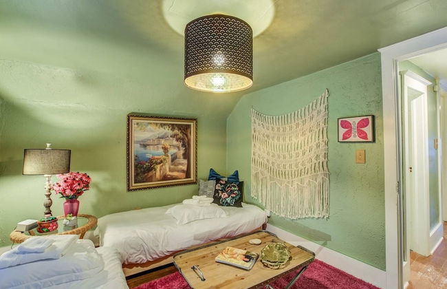 Whimsical Flat Color Unique & Chic Boutique - Foto 3