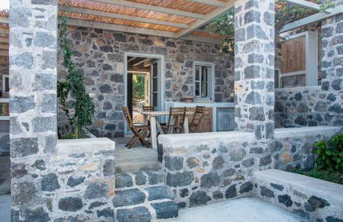 Pavlaina Complex of Traditional Residences in Nisyros. Enjoy the garden and the Sea View - Foto 27