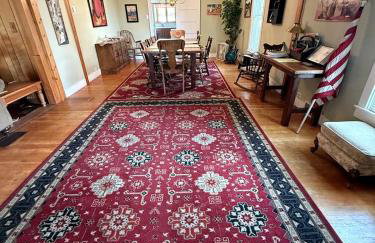 Charming Montana Bungalow with Madison River Views, Steps from Main Street in Ennis, MT - Foto 24