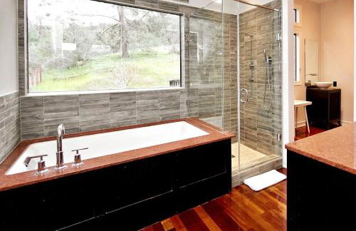 Serene Millerton Lake Villa w/ Panoramic Lake View - Foto 11