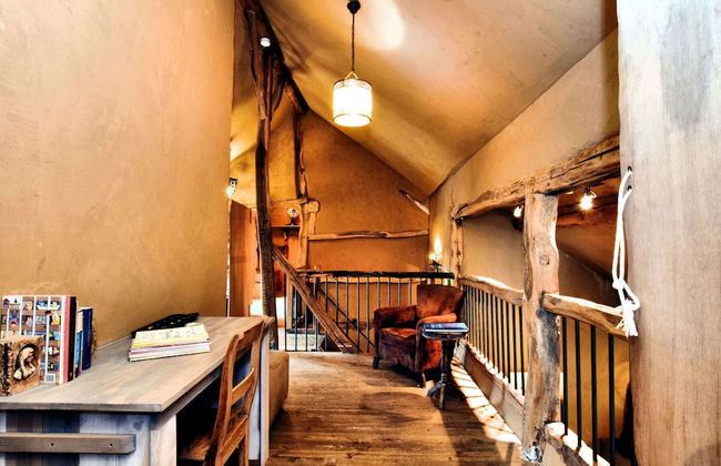 Relaxing Retreat Near Forests - Photo 31