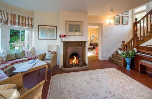 Bay House - Photo 10