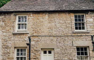 Delightful Cotswold Cottage for two, Log Burner, Garden & Dog Friendly - Photo 3