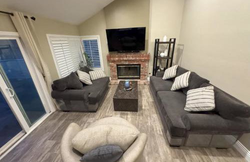 Riverside Views & Pool Retreat - Foto 34