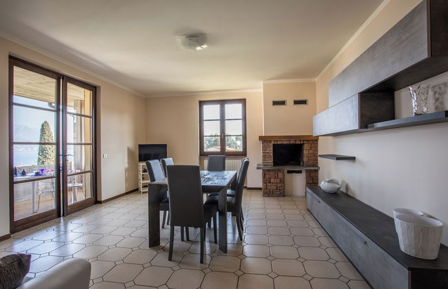 Spacious Villa Over two Floors, Amazing View and Private Garden for 9 Guests - Photo 13