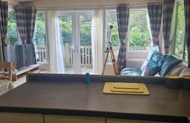 Fawn Lodge, Kelling Heath - Woodland Setting and Pets Welcome - Photo 14