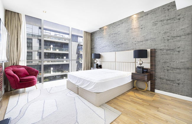 405 Building 1 City Walk - Photo 3