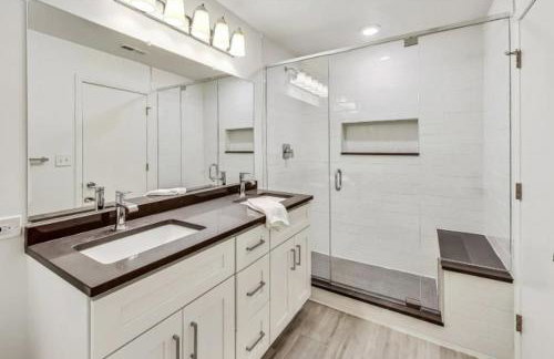 Month to Month and Seasonal Luxury Lakefront 5 bed 5 5 bath Estate Home - Foto 15