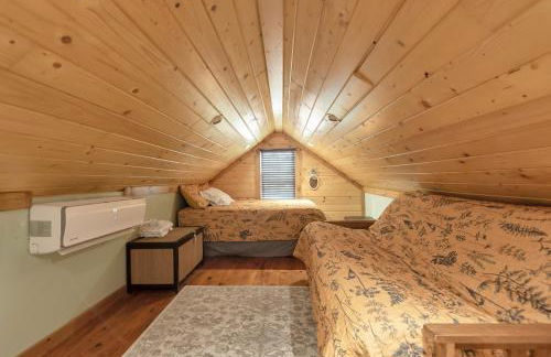 New River Views & Access - Hot Tub, Gazebo, Fire Pit, Next to Riverside Canoeing! - Foto 29