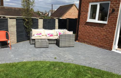 Luxuriously appointed 3 bedroom cottage off road parking for 3 vehicles dogs welcome by prior arrangement only 3 church cottages Alfrick close to Malvern and Worcester and Shelsley Walsh in a lovely village close to M5 Dogs welcome - Photo 22