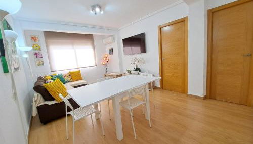 Céntrico apartamento en Valencia próximo parada de metro Ángel Guimerà - Foto 2