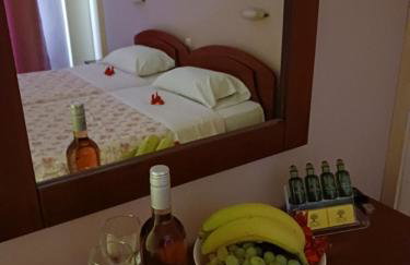 Canditas Studios - Photo 12