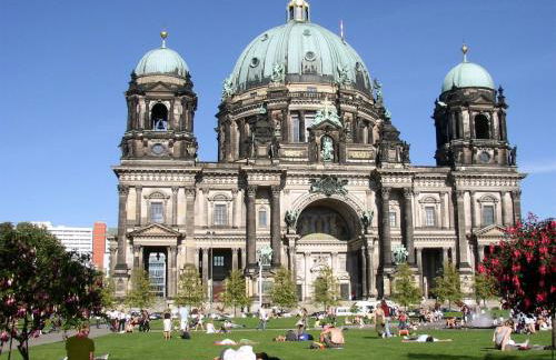 Amazing apartment in the heart of Berlin next to Check Point Charlie, 1 to 4 Guests - Photo 11