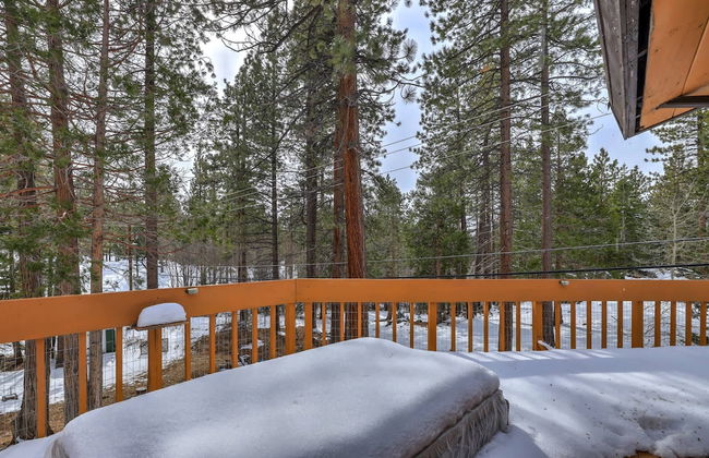 Tahoe Forest Chalet 3BR House w/ Mountain Views - Foto 50