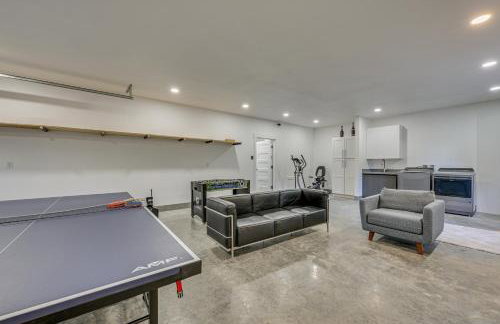 Waterfront Patio! Stylish Family Home in Everett - Photo 37