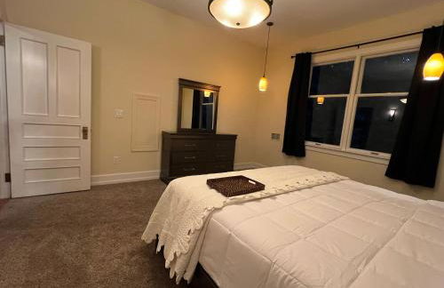 Beautiful River front home with private pool - Foto 33