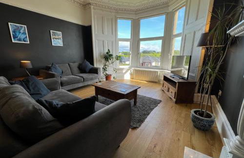 A Spacious Flat with Character - Private Car Space - Foto 11