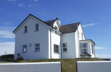 Garreglwyd - relaxed, rural, holiday house with outstanding sea views - Foto 1