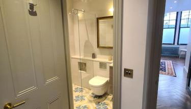 New Boutique Ground Floor Apartment - Photo 3