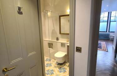 New Boutique Ground Floor Apartment - Photo 3