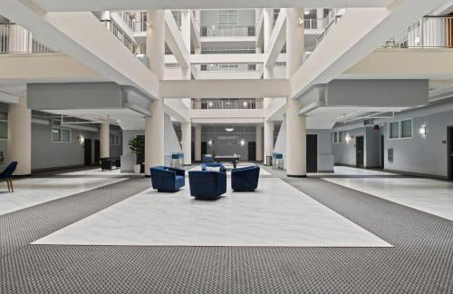 Indy Urban Nest - Sleeps 8 - Skywalk Access - Convention Center - Stadium - Foto 29