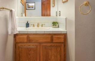 Oak Pond Retreat Stocked pond/pool table/BBQ Grill/EV Charger - Foto 43