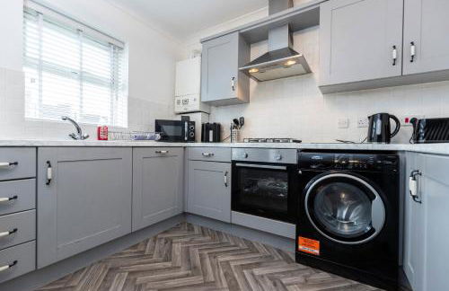 Spacious 3-Bed Home – Family Contractor Friendly - Foto 6