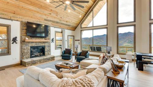 Nantahala Forest Cabin with Fire Pits and Hot Tub! - Foto 3