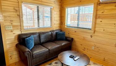 1 Bedroom Log Cabin on Lake James-Private Resort Amenities - Foto 4