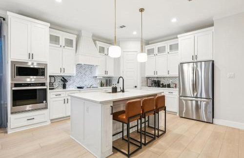 The Longhorn Luxe with Game Room and Fire pit and Karaoke - Foto 6