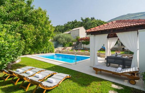 Three-Bedroom Apartment In Srinjine - Photo 11