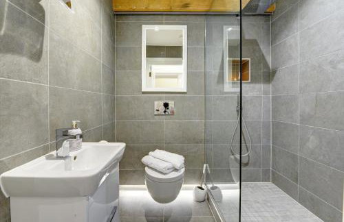 Loft 11 - Unique Apartment with Stunning Views - Photo 24