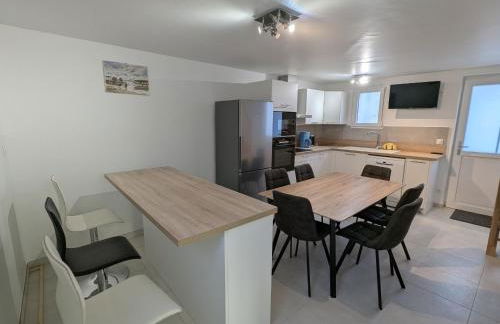 Gîte convivial avec climatisation, 4 chambres, terrasse, parking - 6 pers. - FR-1-590-567 - Foto 1