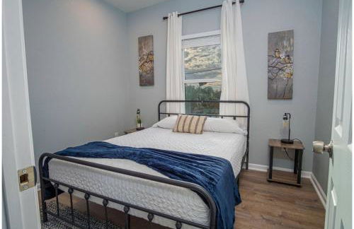 Downtown Dream Home Spacious 4br/2ba Sleeps 12! - Foto 26