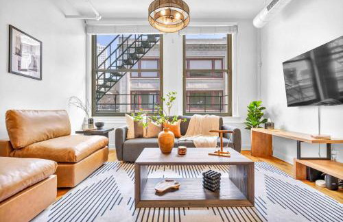 Lofts on E 4th, WALK TO CAVS, Sleeps 6 - Foto 1