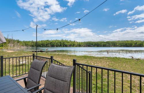 Quiet and Cozy Lakefront Home Near Mt Boyne - Foto 2