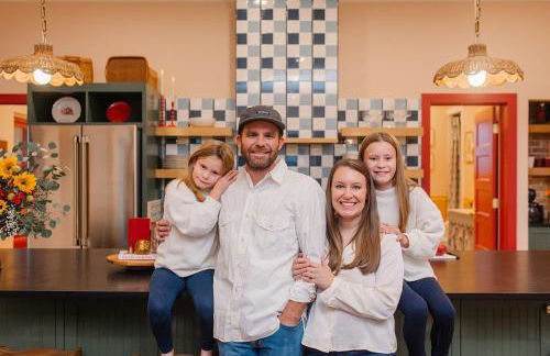 Hot Tub, 5BR2BTH in Guthrie, OK- Near EdmondOKC - Photo 39