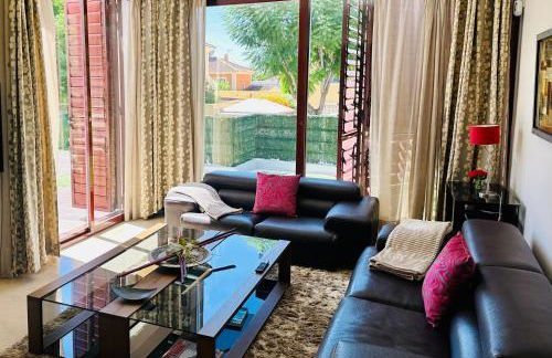 Lux Villa with Year-Round Heated Pool & Game Room - Foto 7