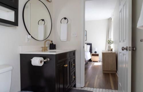 Spacious Tower Grove 3BR Home ABODEbucks - Foto 25