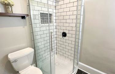 The Allen House - 3 Bedroom - 2 Full Bath - Private Gorgeous Apartment - Sleeps 8 - Foto 13