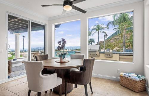 Modern Hilltop Retreat - Foto 34