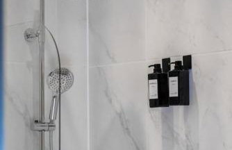 Short Stays, Free Parking, Contractors, Families - Large Home - Foto 18