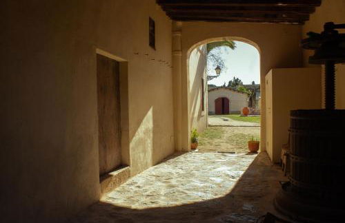 Can Rovira - Stunning Neoclassical Mansion, Just 20 min drive from Barcelona City Center, Ideal for groups and families - Foto 7