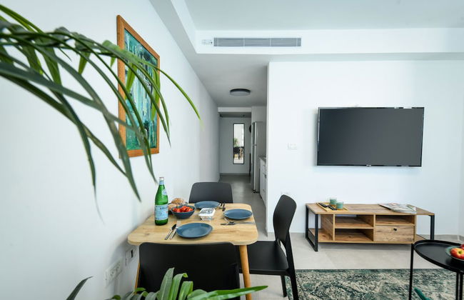 Charming Apt at the Artsy TelAviv Center - Photo 7