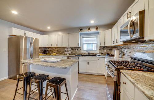 4 Mi to Lake Michigan East Chicago Home with Grill - Foto 1