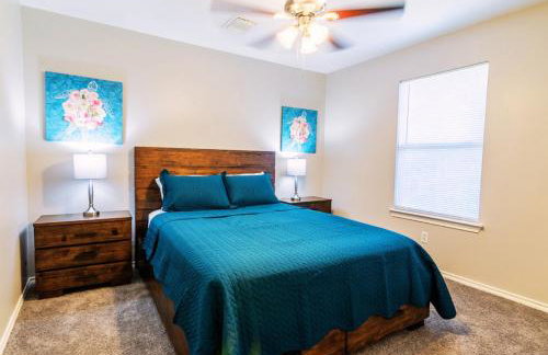 Cozy & Modern 5BR Smart Home with Yard and BBQ - Foto 11