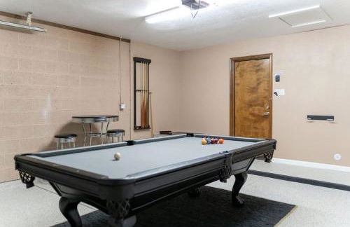 Champions Oasis Home - Near the Stadui2007m withPool & Grill - Photo 9