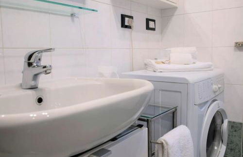 Casa Spezia - Metro Vicina, Wi-Fi Rapido & Netflix - Foto 12