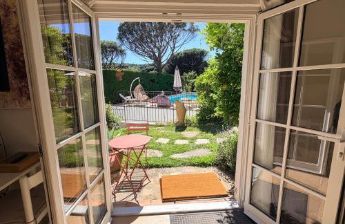 Villa climatisée, Golfe Saint Tropez, 12 pers, 4 suites, Piscine chauffée, Hammam, Spa, Billard, Pétanque, Wifi professionnel haut débit - Photo 13