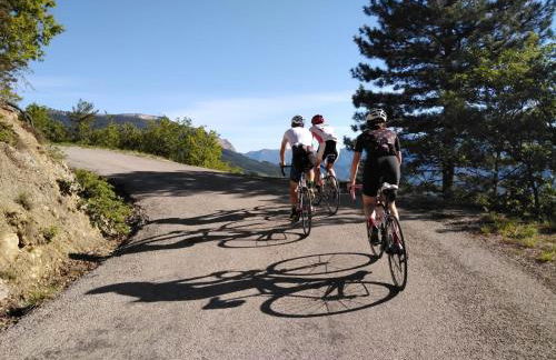 LE SECOND SOUFFLE Maison proche centre ville de Die tout peut se faire à pied gare SNCF marché U express rivière - Foto 30